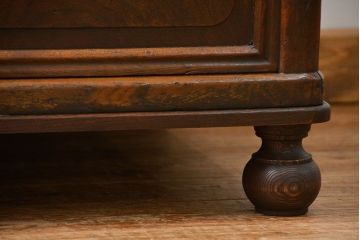 アンティーク家具　アンティーク 杢目の素晴らしい総欅材の脚付きカウンターテーブル(机、作業台)