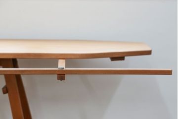 アンティーク雑貨　イギリスアンティーク 折り畳み式のアーム付きアイロン台