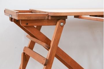 アンティーク雑貨　イギリスアンティーク 折り畳み式のアーム付きアイロン台