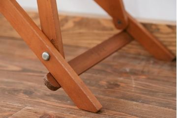 アンティーク雑貨　イギリスアンティーク 折り畳み式のアーム付きアイロン台