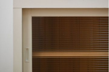 アンティーク家具　アンティーク リメイク品 モールガラスペイント キッチンキャビネット(カウンターテーブル)