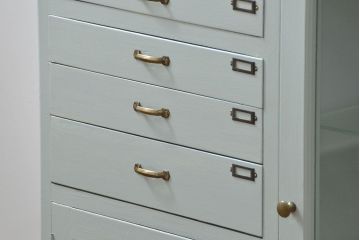 アンティーク家具　アンティーク かわいいリペイント デンタルキャビネット(ケビント、収納棚)