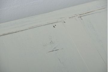 アンティーク家具　アンティークペイント 銀モールガラス入りの大きな収納棚(サイドボード、リビングボード)