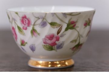 アンティーク雑貨　ノリタケ・大皿、カップ&ソーサー(ノリタケ(Noritake)2客、ホヤ(HOYA)2客)計5点セット