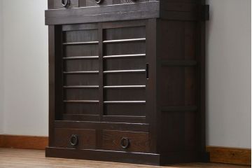 アンティーク家具　古民具・骨董 シンプルでモダンな三尺水屋箪笥(食器棚、収納棚)