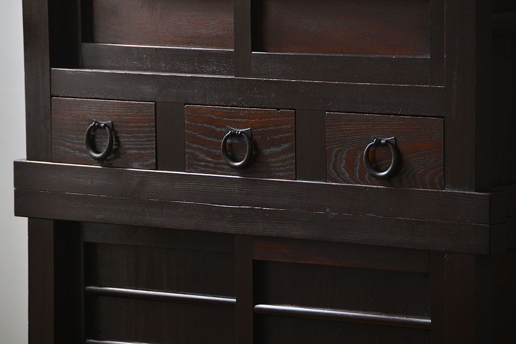 アンティーク家具　古民具・骨董 シンプルでモダンな三尺水屋箪笥(食器棚、収納棚)