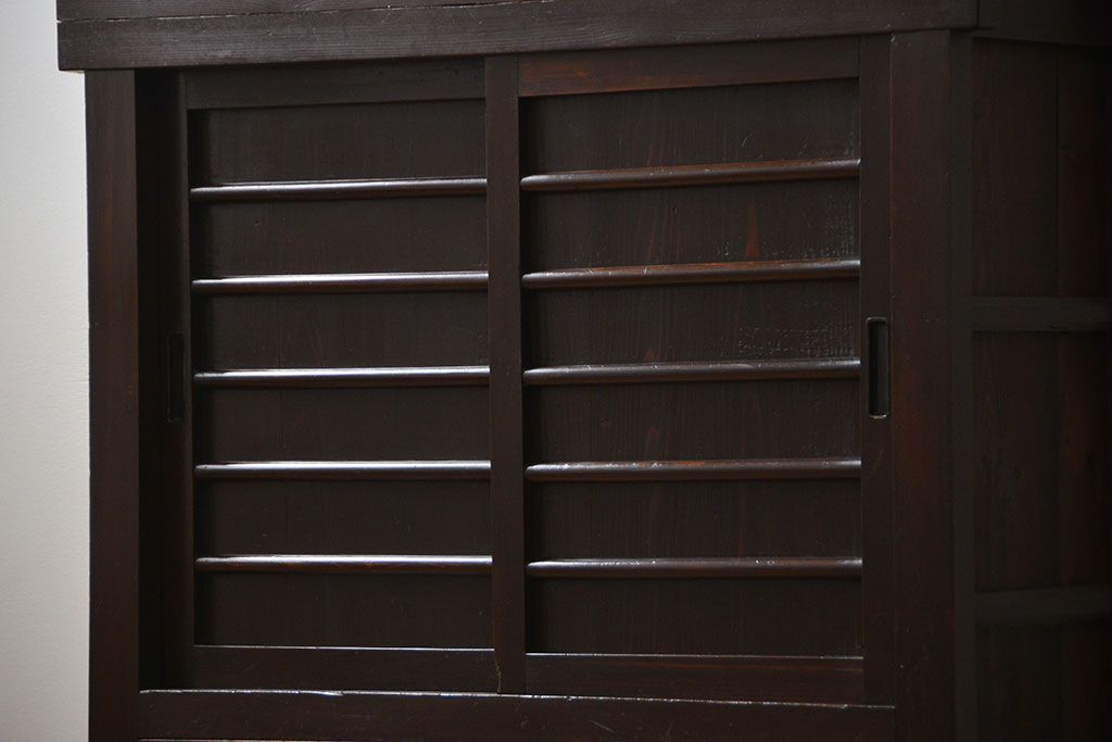 アンティーク家具　古民具・骨董 シンプルでモダンな三尺水屋箪笥(食器棚、収納棚)