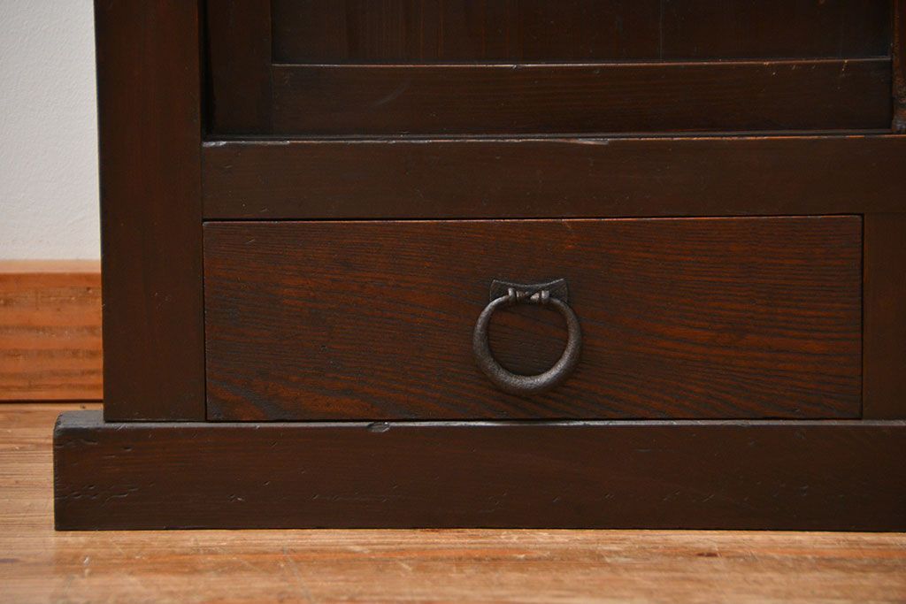 アンティーク家具　古民具・骨董 シンプルでモダンな三尺水屋箪笥(食器棚、収納棚)