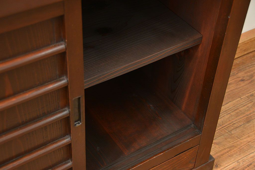 アンティーク家具　古民具・骨董 シンプルでモダンな三尺水屋箪笥(食器棚、収納棚)