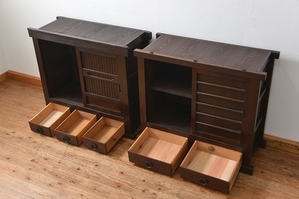 アンティーク家具　古民具・骨董 シンプルでモダンな三尺水屋箪笥(食器棚、収納棚)