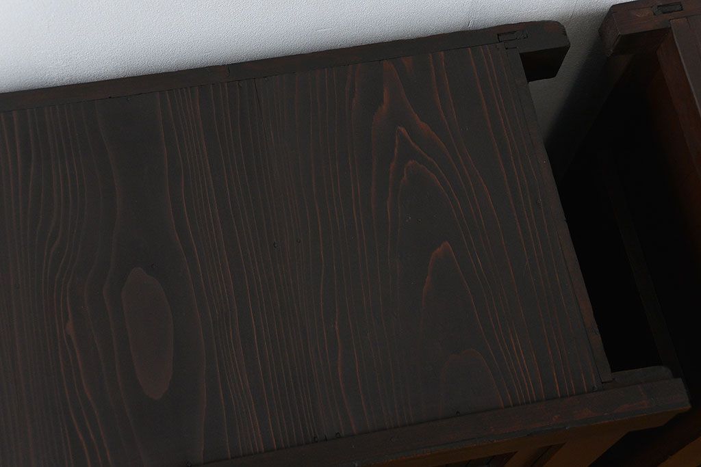 アンティーク家具　古民具・骨董 シンプルでモダンな三尺水屋箪笥(食器棚、収納棚)