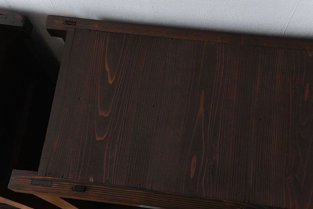 アンティーク家具　古民具・骨董 シンプルでモダンな三尺水屋箪笥(食器棚、収納棚)