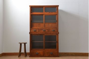 アンティーク家具　アンティーク 前面欅材のモールガラス収納棚(食器棚)