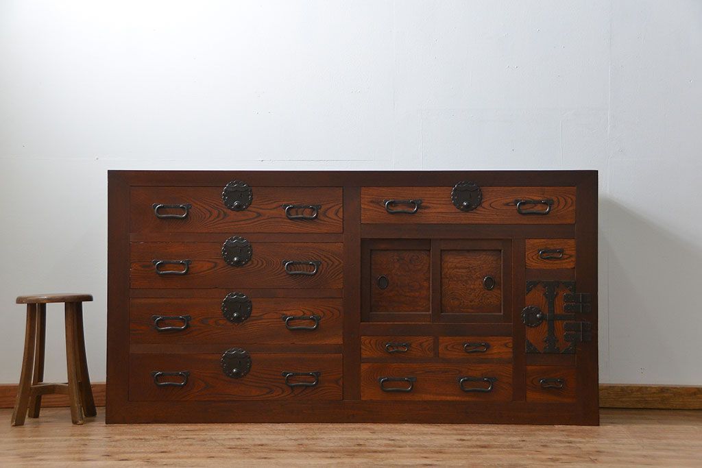 アンティーク家具　古民具・骨董 重厚な六尺収納箪笥サイドボード(帳場箪笥、水屋箪笥)