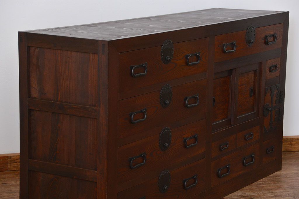 アンティーク家具　古民具・骨董 重厚な六尺収納箪笥サイドボード(帳場箪笥、水屋箪笥)