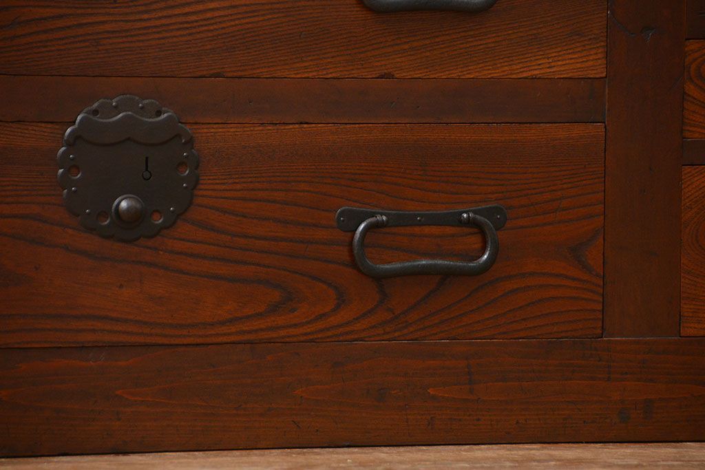 アンティーク家具　古民具・骨董 重厚な六尺収納箪笥サイドボード(帳場箪笥、水屋箪笥)