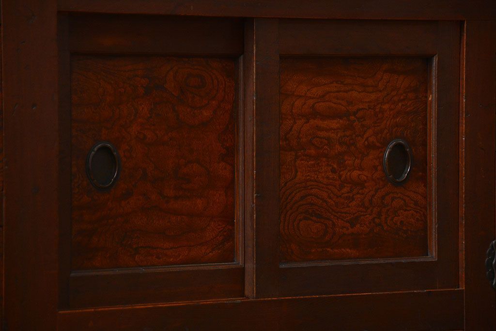 アンティーク家具　古民具・骨董 重厚な六尺収納箪笥サイドボード(帳場箪笥、水屋箪笥)