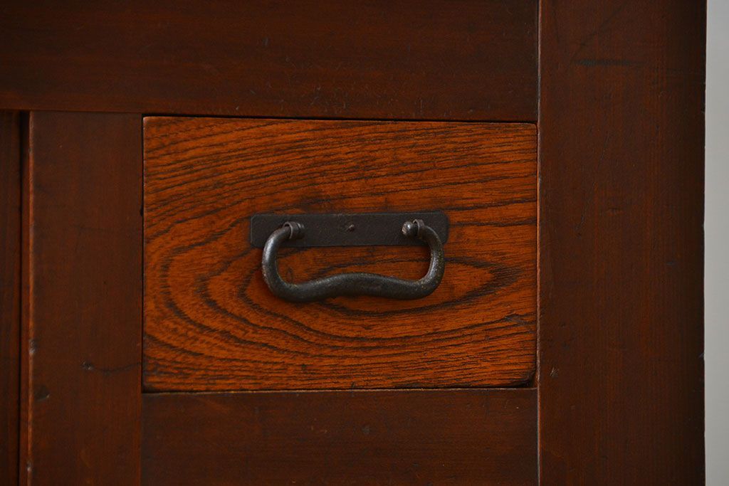 アンティーク家具　古民具・骨董 重厚な六尺収納箪笥サイドボード(帳場箪笥、水屋箪笥)