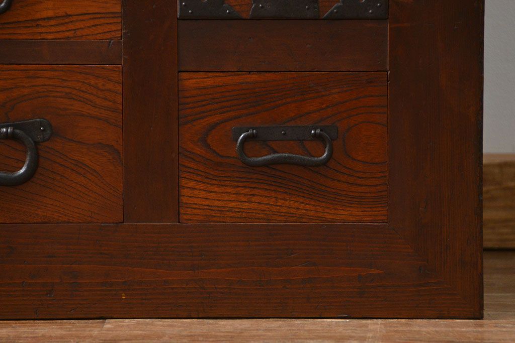 アンティーク家具　古民具・骨董 重厚な六尺収納箪笥サイドボード(帳場箪笥、水屋箪笥)