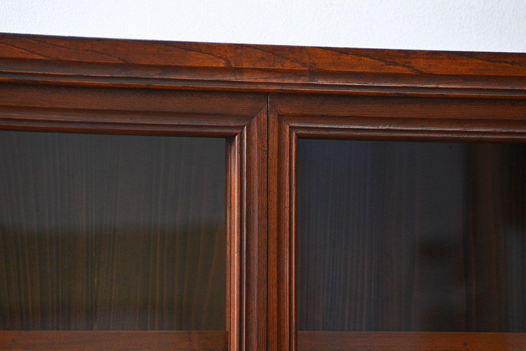 アンティーク家具　アンティーク 前面欅材 4枚引き戸の上質な収納棚(ガラスケース、飾り棚)