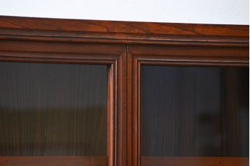 アンティーク家具　アンティーク 前面欅材 4枚引き戸の上質な収納棚(ガラスケース、飾り棚)