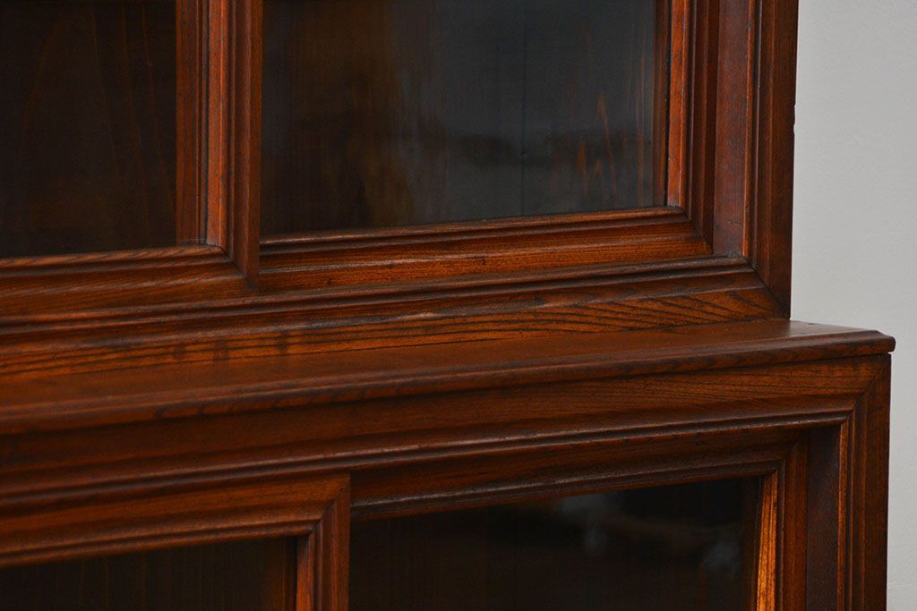 アンティーク家具　アンティーク 前面欅材 4枚引き戸の上質な収納棚(ガラスケース、飾り棚)