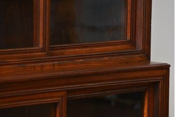 アンティーク家具　アンティーク 前面欅材 4枚引き戸の上質な収納棚(ガラスケース、飾り棚)