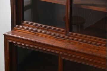 アンティーク家具　アンティーク 前面欅材 4枚引き戸の上質な収納棚(ガラスケース、飾り棚)