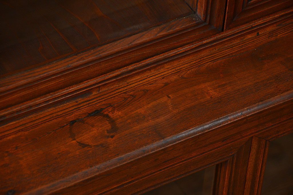 アンティーク家具　アンティーク 前面欅材 4枚引き戸の上質な収納棚(ガラスケース、飾り棚)