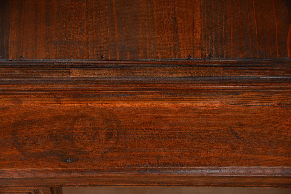 アンティーク家具　アンティーク 前面欅材 4枚引き戸の上質な収納棚(ガラスケース、飾り棚)