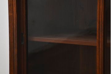 アンティーク家具　アンティーク 前面欅材 4枚引き戸の上質な収納棚(ガラスケース、飾り棚)