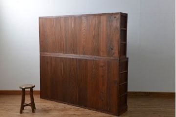 アンティーク家具　アンティーク 前面欅材 4枚引き戸の上質な収納棚(ガラスケース、飾り棚)