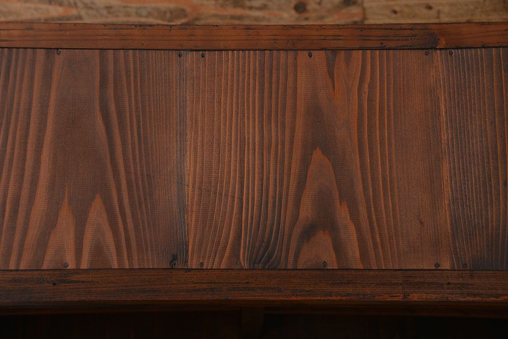 アンティーク家具　アンティーク 前面欅材 4枚引き戸の上質な収納棚(ガラスケース、飾り棚)