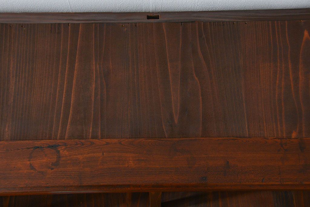 アンティーク家具　アンティーク 前面欅材 4枚引き戸の上質な収納棚(ガラスケース、飾り棚)