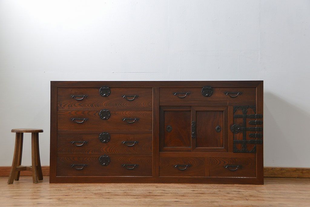 アンティーク家具　アンティーク 前面欅材の上質な時代箪笥サイドボード(帳場箪笥、水屋箪笥、収納箪笥)