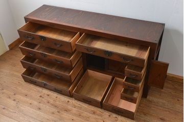 アンティーク家具　アンティーク 前面欅材の上質な時代箪笥サイドボード(帳場箪笥、水屋箪笥、収納箪笥)