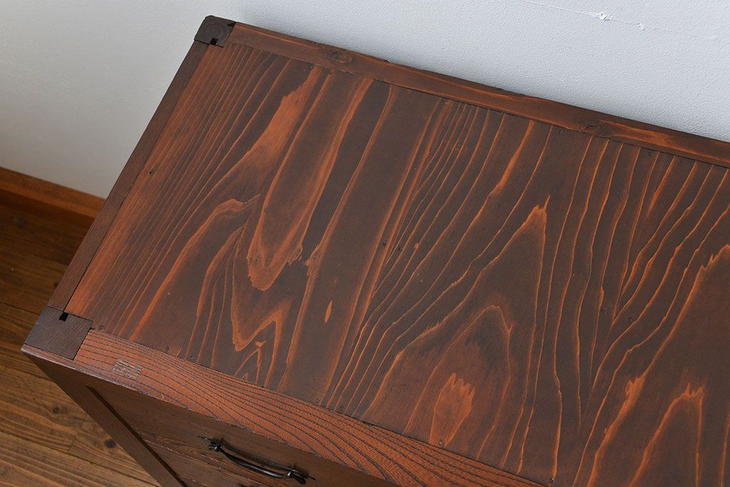 アンティーク家具　アンティーク 前面欅材の上質な時代箪笥サイドボード(帳場箪笥、水屋箪笥、収納箪笥)