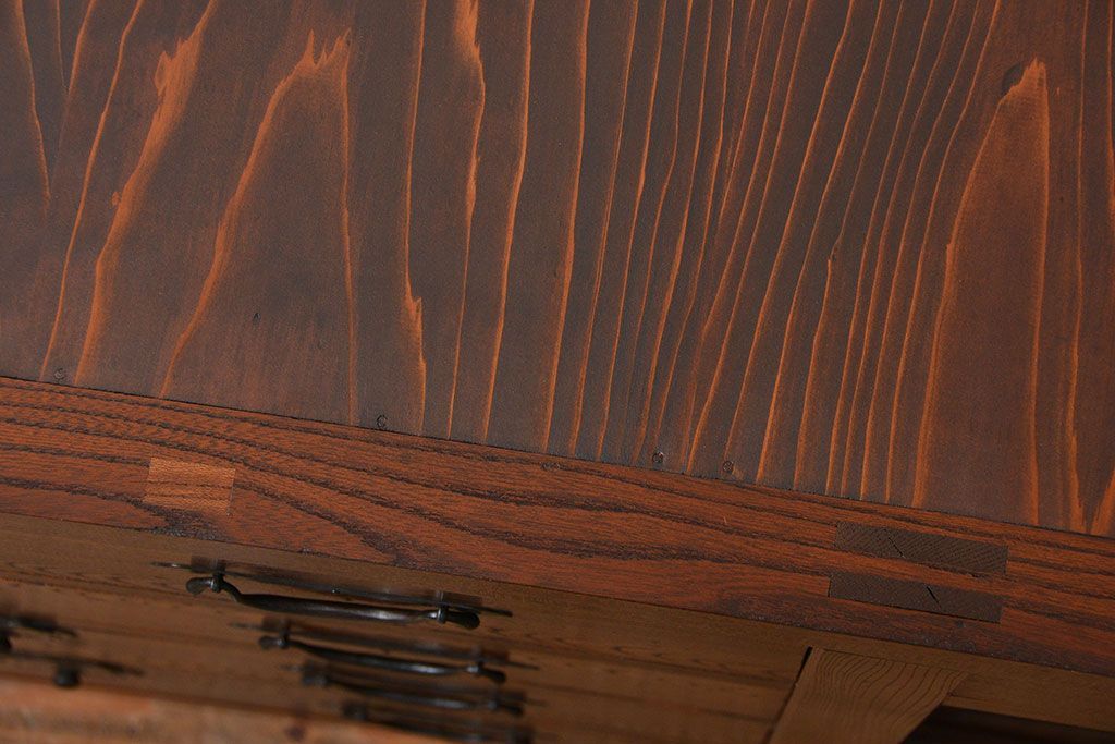 アンティーク家具　アンティーク 前面欅材の上質な時代箪笥サイドボード(帳場箪笥、水屋箪笥、収納箪笥)