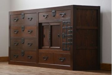 アンティーク家具　アンティーク 前面欅材の上質な時代箪笥サイドボード(帳場箪笥、水屋箪笥、収納箪笥)