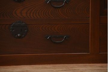 アンティーク家具　アンティーク 前面欅材の上質な時代箪笥サイドボード(帳場箪笥、水屋箪笥、収納箪笥)