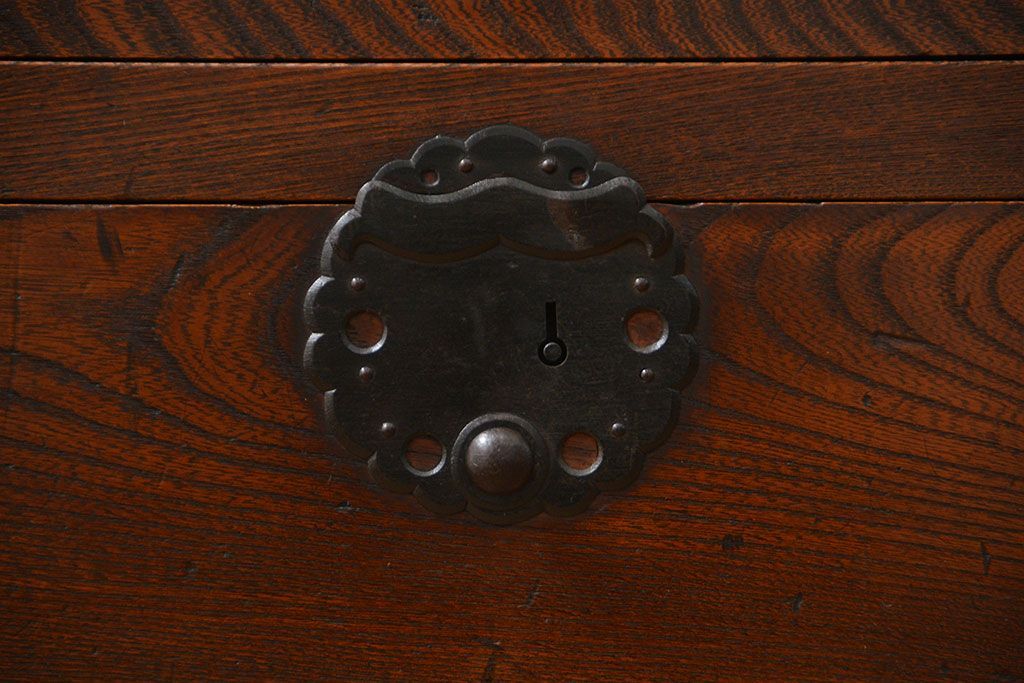 アンティーク家具　アンティーク 前面欅材の上質な時代箪笥サイドボード(帳場箪笥、水屋箪笥、収納箪笥)