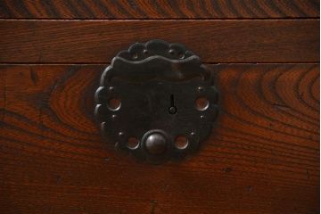 アンティーク家具　アンティーク 前面欅材の上質な時代箪笥サイドボード(帳場箪笥、水屋箪笥、収納箪笥)