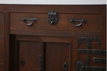 アンティーク家具　アンティーク 前面欅材の上質な時代箪笥サイドボード(帳場箪笥、水屋箪笥、収納箪笥)