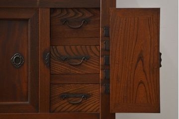 アンティーク家具　アンティーク 前面欅材の上質な時代箪笥サイドボード(帳場箪笥、水屋箪笥、収納箪笥)