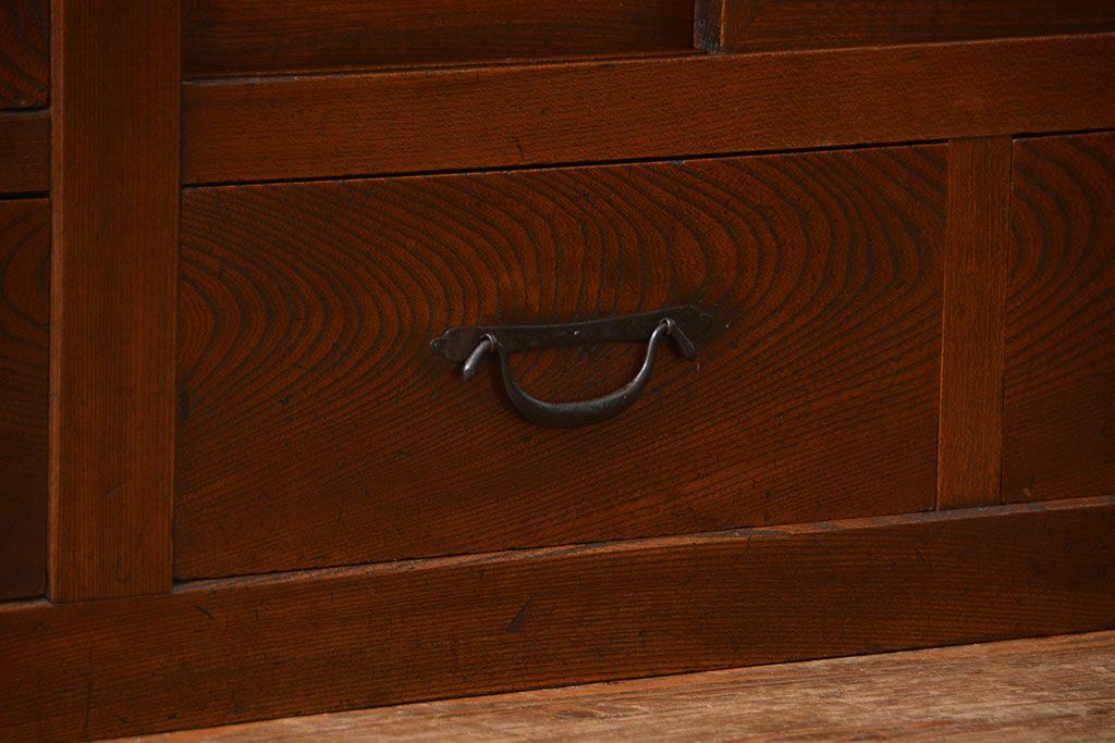 アンティーク家具　アンティーク 前面欅材の上質な時代箪笥サイドボード(帳場箪笥、水屋箪笥、収納箪笥)