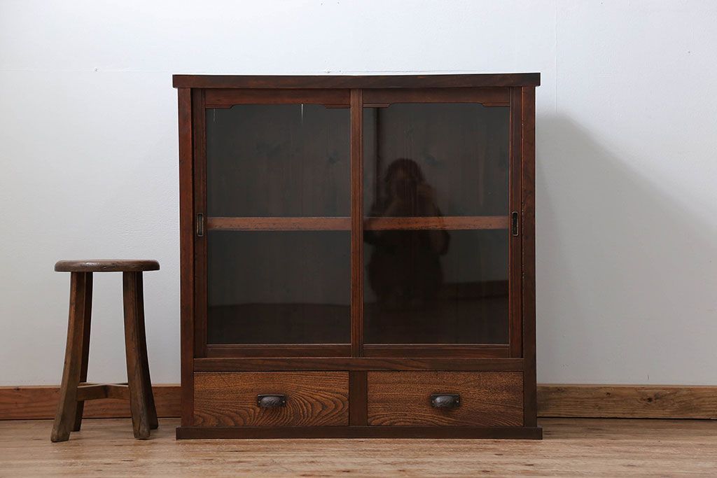 アンティーク家具　アンティーク 古い木の引き出し付き収納棚(食器棚)