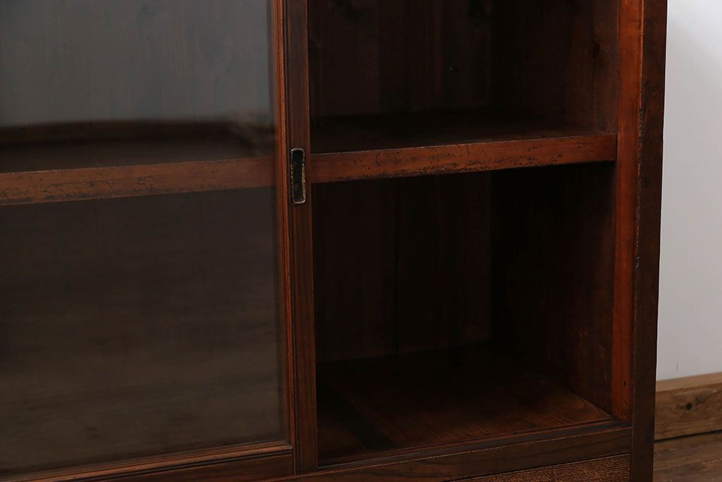 アンティーク家具　アンティーク 古い木の引き出し付き収納棚(食器棚)