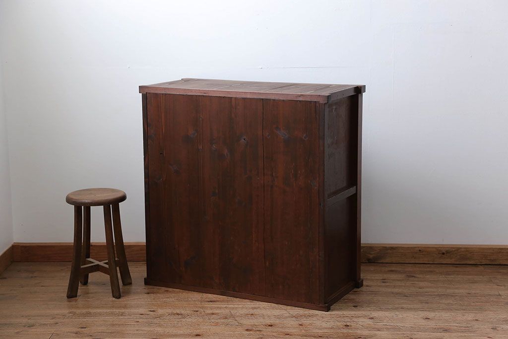 アンティーク家具　アンティーク 古い木の引き出し付き収納棚(食器棚)