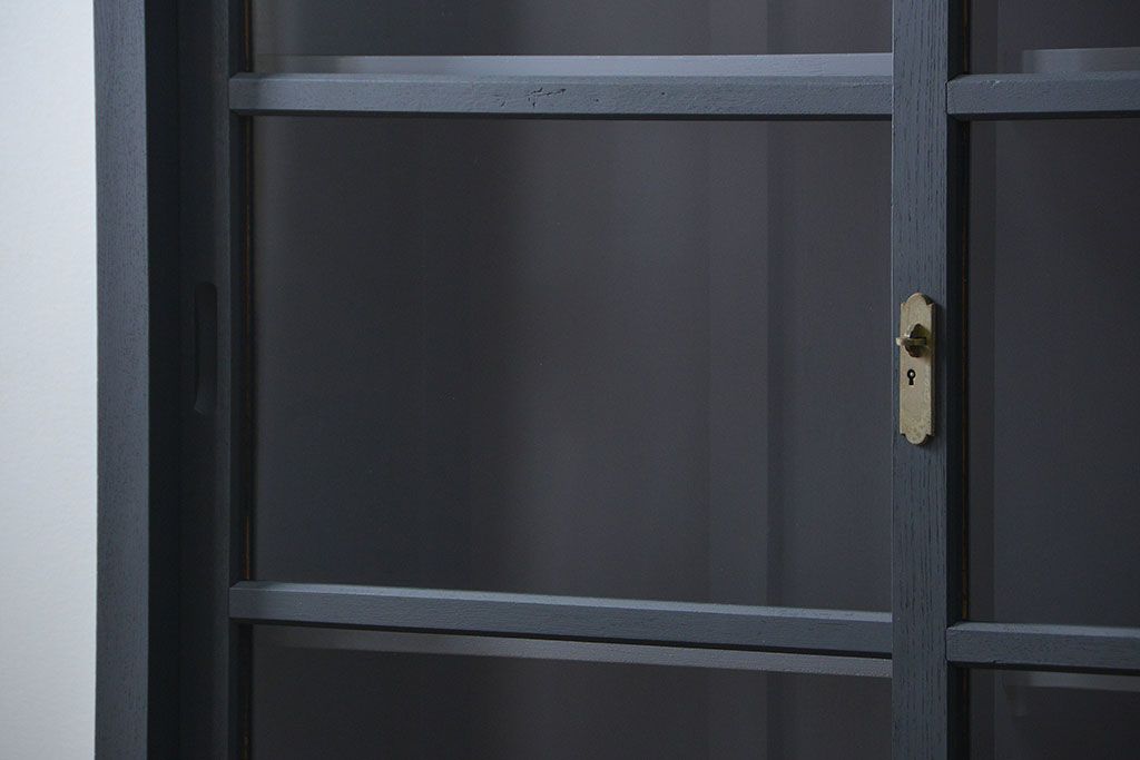 アンティーク家具　アンティーク モールガラスの背の高いペイント2段重ね収納棚(食器棚、飾り棚)