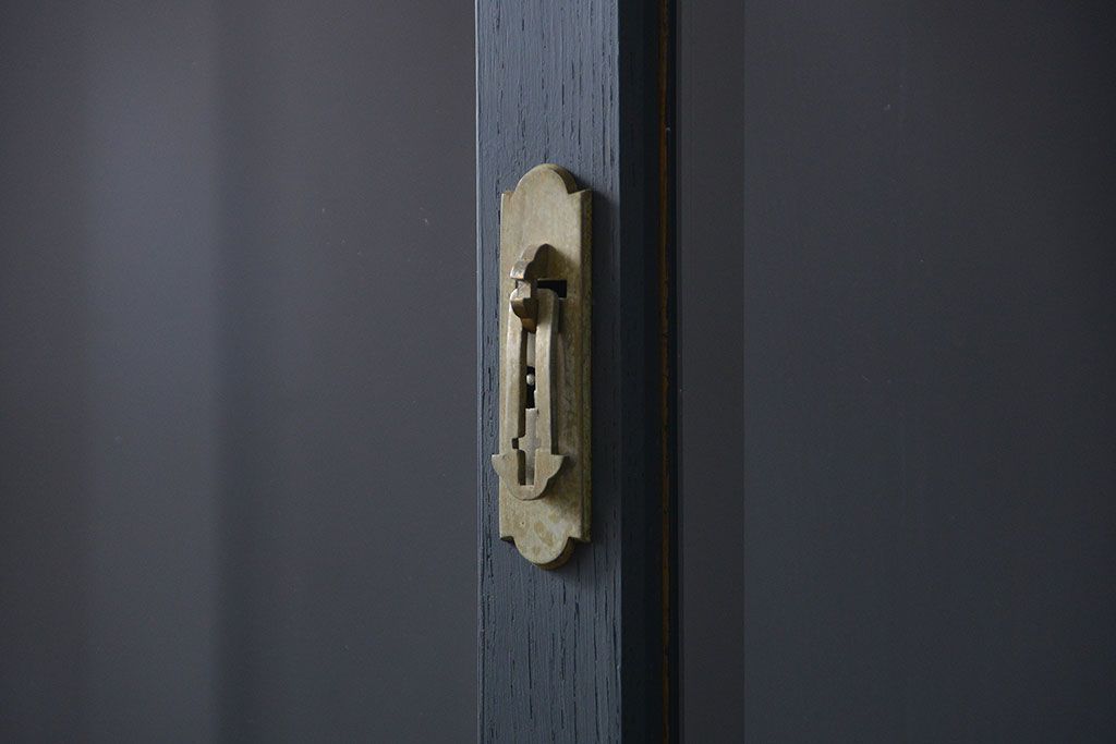 アンティーク家具　アンティーク モールガラスの背の高いペイント2段重ね収納棚(食器棚、飾り棚)